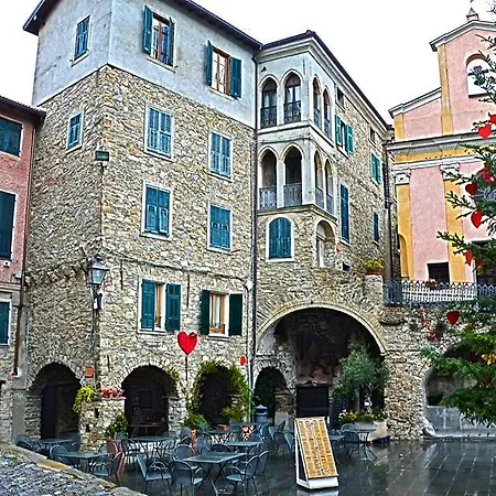 Da Marta Apricale
