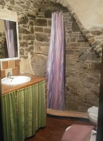 לינה וארוחת בוקר Da Marta